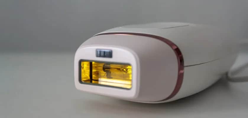 Jak działa depilator laserowy? Poznaj skuteczność i bezpieczeństwo