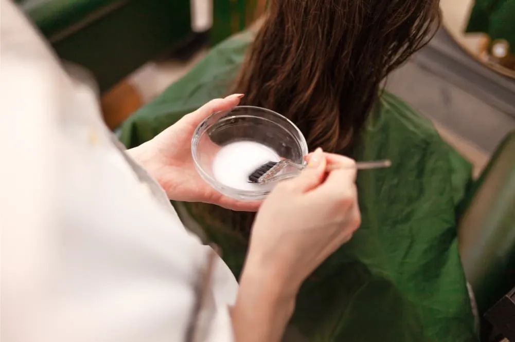 Ile trzyma się botoks na włosach? Odkryj prawdę o efektach