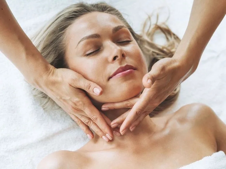 Ile kosztuje masaż kobido? Ceny i czynniki wpływające na koszt