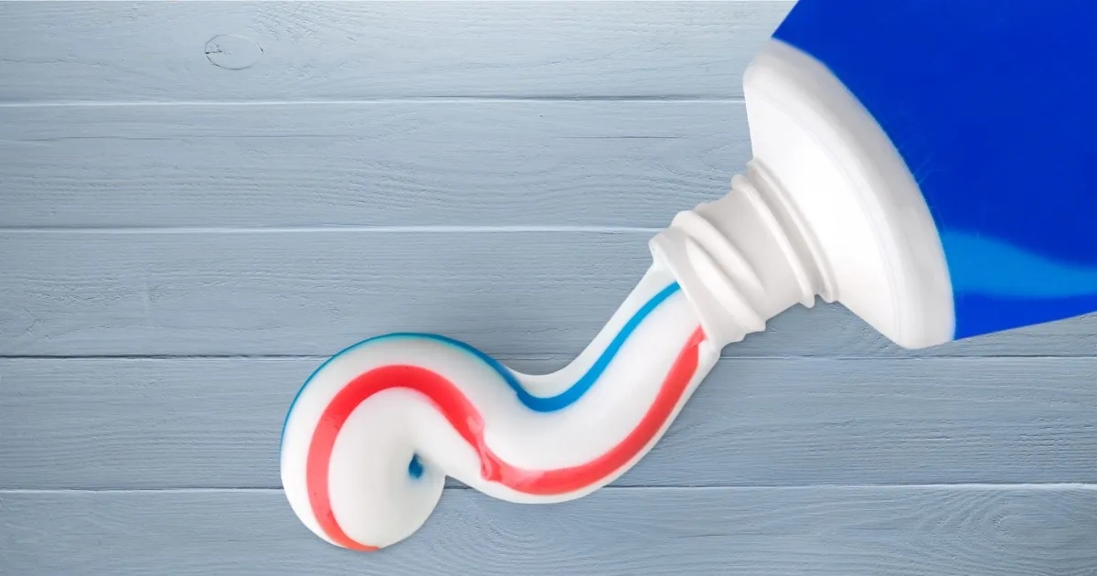 Czy pasta do zębów wysusza pryszcze? Odkryj prawdę o jej działaniu