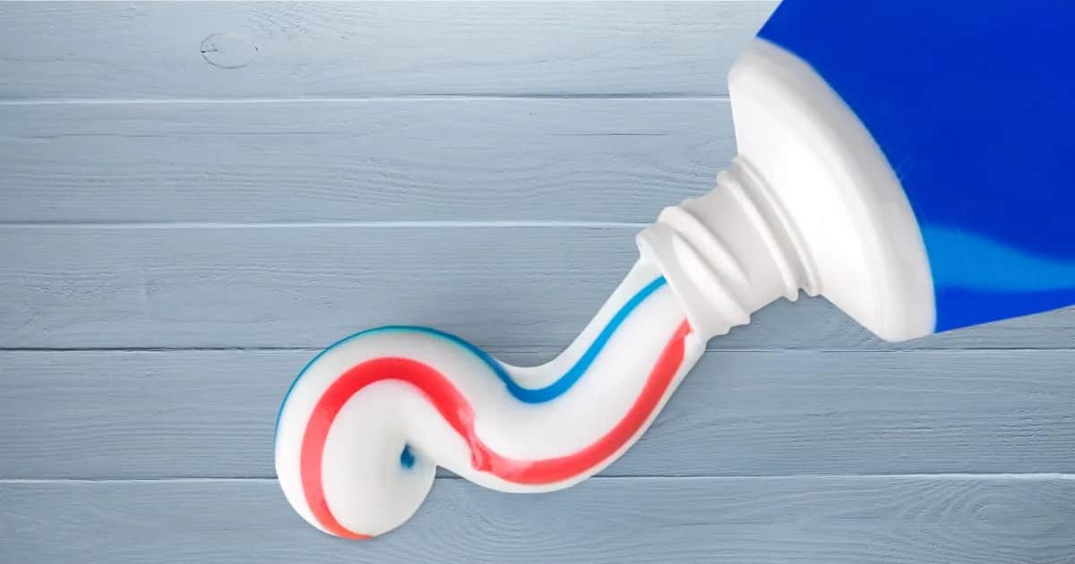 Czy pasta do zębów wysusza pryszcze? Odkryj prawdę o jej działaniu