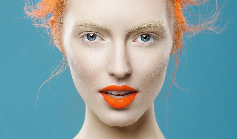 Jak zmienić bladą cerę na zdrową i promienną w prostych krokach