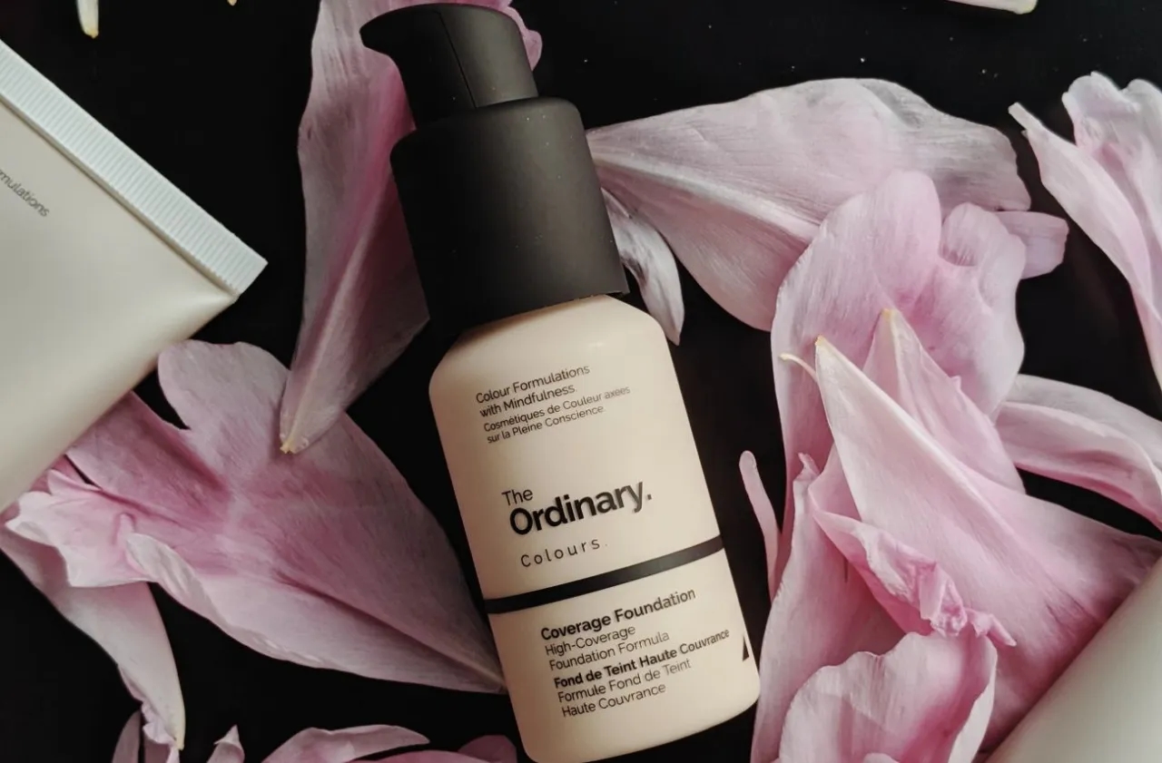 Jaki podkład do cery dojrzałej mieszanej, aby uniknąć zmarszczek?